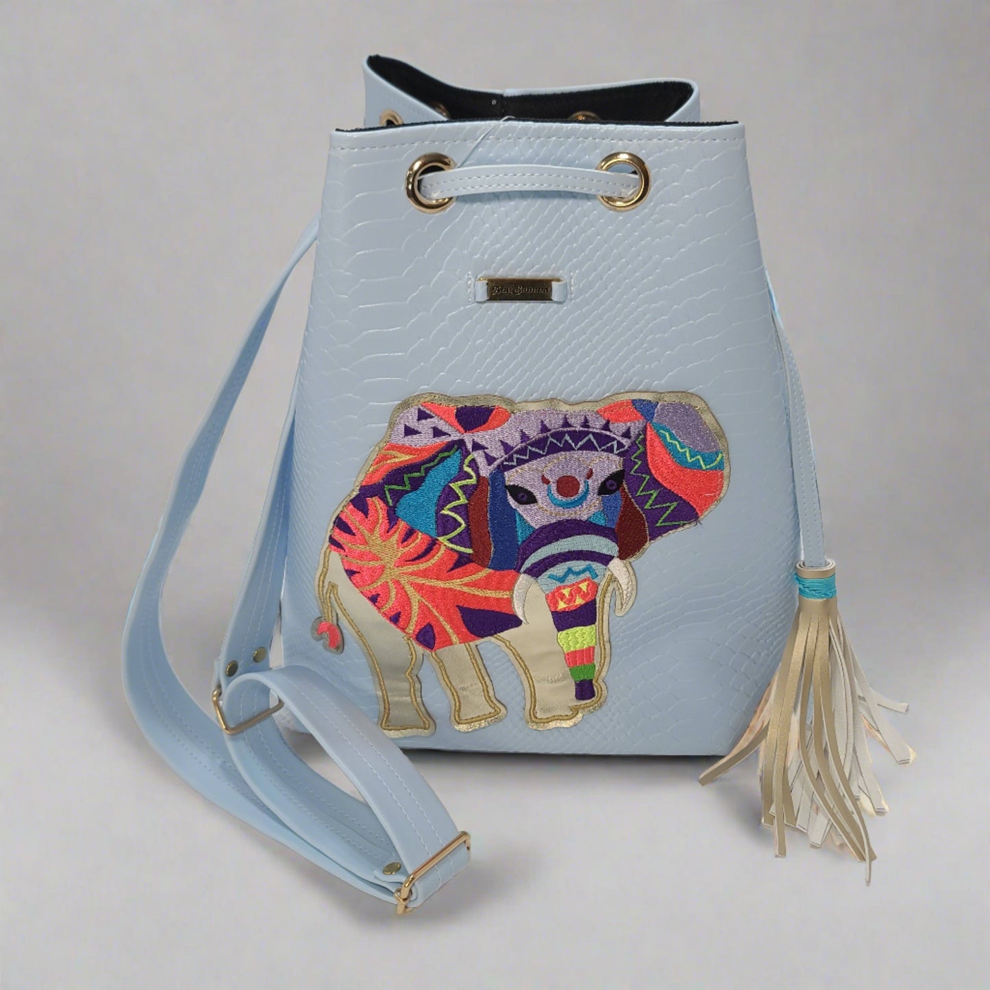 Retro Elephant Drawstring Bucket Bag - front